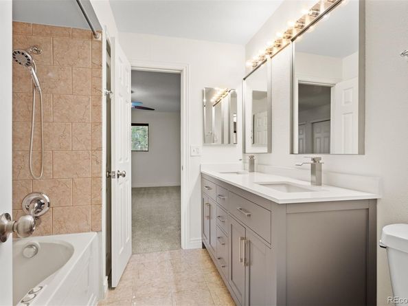 1060 S Parker Road 23, Denver CO 80231
