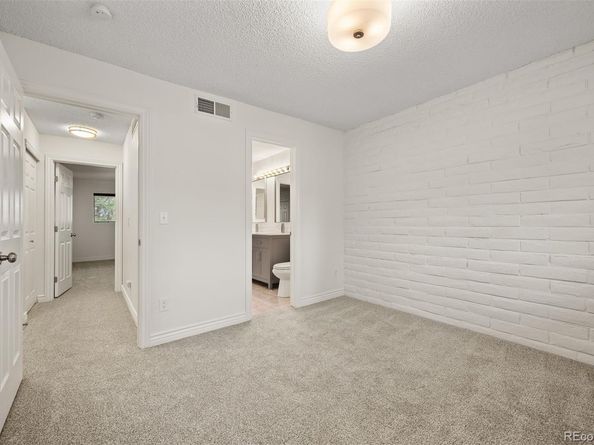 1060 S Parker Road 23, Denver CO 80231
