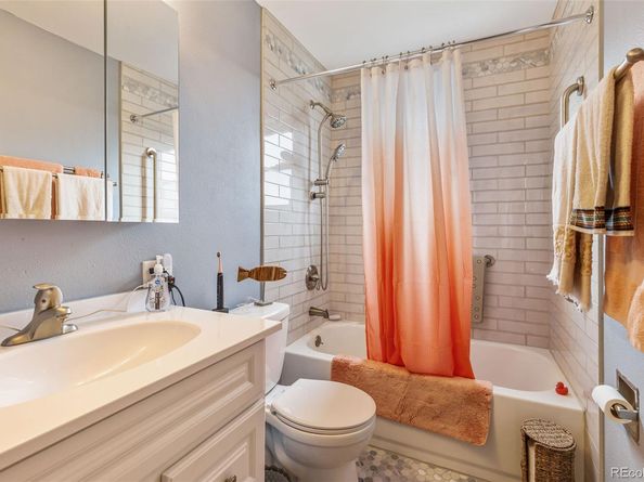 1233 N Ogden Street 302, Denver CO 80218