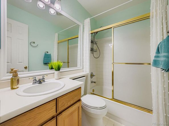 5860 S Espana Street, Aurora CO 80015