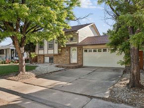 993 S Oakland Court, Aurora CO 80012