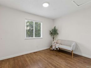 993 S Oakland Court, Aurora CO 80012
