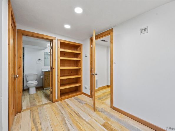 5012 W 36th Avenue 5, Denver CO 80212