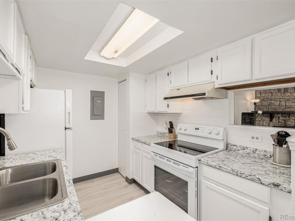 8335 Fairmount Drive 4102, Denver CO 80247