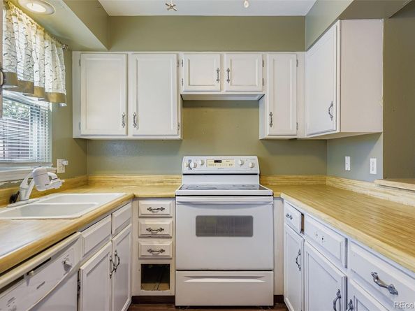 8806 W Dartmouth Place, Lakewood CO 80227