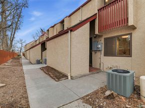 1060 S Parker Road 27, Denver CO 80231