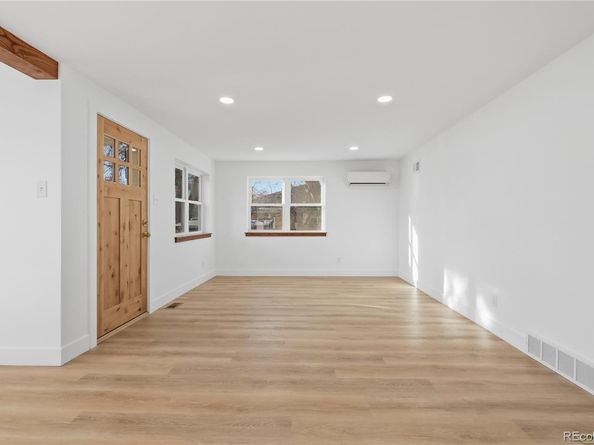 2115 Upham Street, Lakewood CO 80214