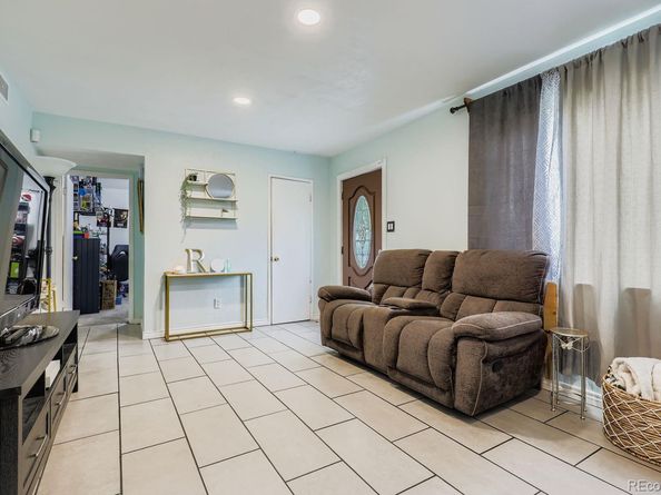 728 Vaughn Street, Aurora CO 80011