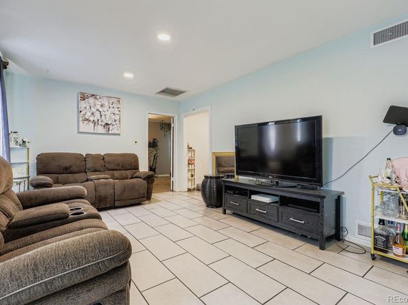 728 Vaughn Street, Aurora CO 80011