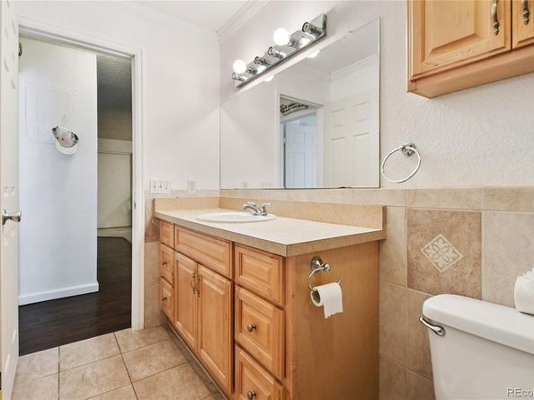 2225 S Jasmine Street 103, Denver CO 80222