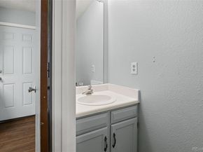 1653 S Blackhawk Way B, Aurora CO 80012
