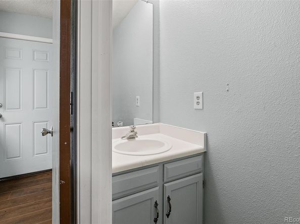 1653 S Blackhawk Way B, Aurora CO 80012