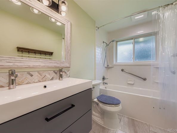 1805 E Panama Drive, Centennial CO 80121