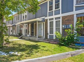 125 Paris Circle, Aurora CO 80011