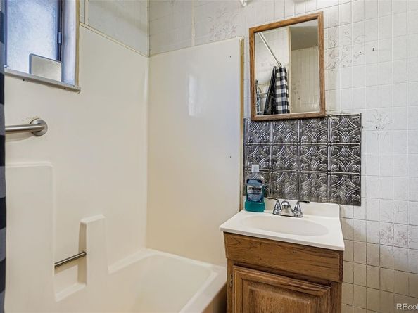 2425 W College Avenue, Denver CO 80219