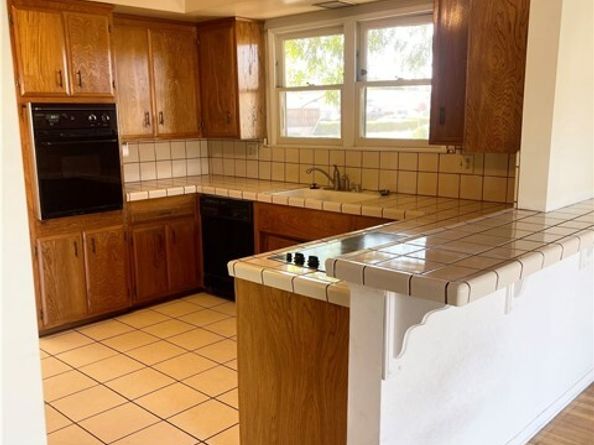 8403 Yolanda Avenue, Northridge (los Angeles) CA 91324