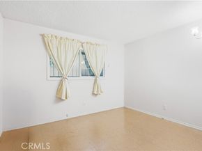 11474 Gladstone, Sylmar (los Angeles) CA 91342