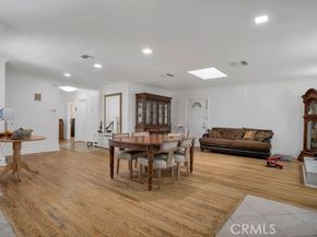 7113 Encino Avenue, Los Angeles CA 91406