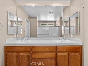 9447 Hendrix, North Hills (los Angeles) CA 91343