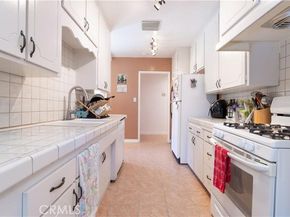 18715 valerio Street, Reseda (los Angeles) CA 91335