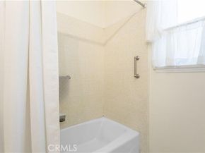 18715 valerio Street, Reseda (los Angeles) CA 91335