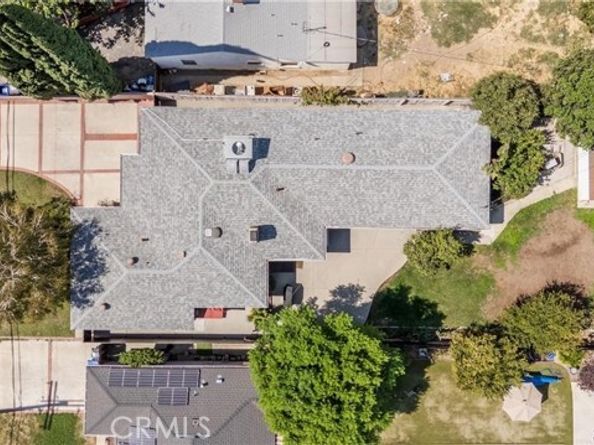 18715 valerio Street, Reseda (los Angeles) CA 91335