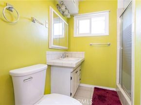 18715 valerio Street, Reseda (los Angeles) CA 91335