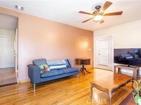 18715 valerio Street, Reseda (los Angeles) CA 91335