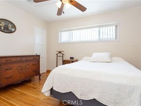 18715 valerio Street, Reseda (los Angeles) CA 91335