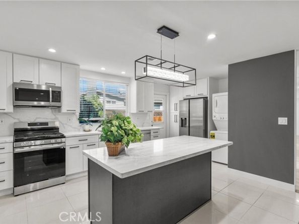 7839 Lena, West Hills (los Angeles) CA 91304