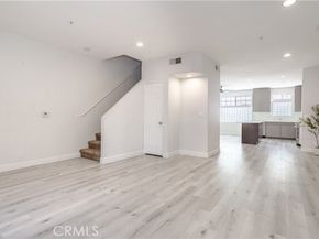 18347 Saticoy 28, Reseda (los Angeles) CA 91335