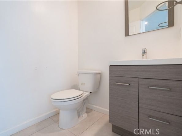 18347 Saticoy 28, Reseda (los Angeles) CA 91335