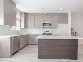 18347 Saticoy 28, Reseda (los Angeles) CA 91335