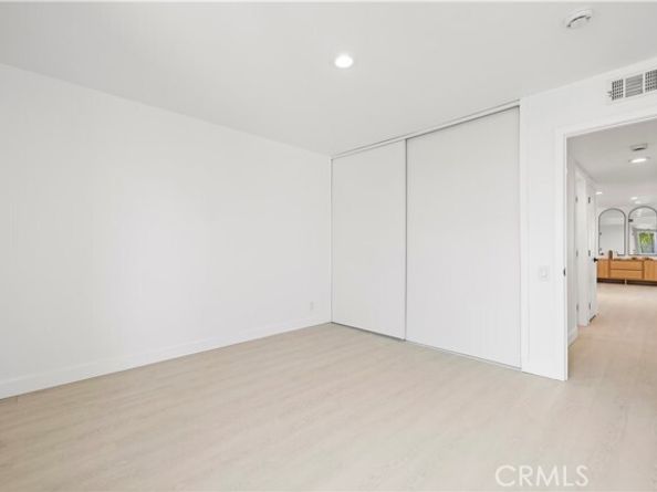 5301 Balboa Boulevard M4, Encino (los Angeles) CA 91316