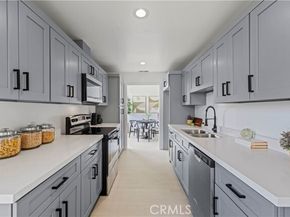 5301 Balboa Boulevard M4, Encino (los Angeles) CA 91316