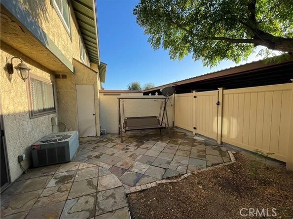 6625 Wilbur 13, Reseda (los Angeles) CA 91335