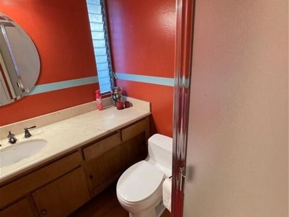 6625 Wilbur 13, Reseda (los Angeles) CA 91335