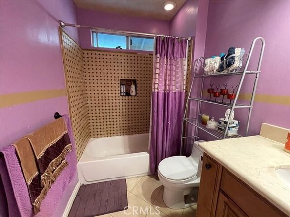 6625 Wilbur 13, Reseda (los Angeles) CA 91335