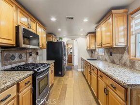 15657 Devonshire, Granada Hills (los Angeles) CA 91344