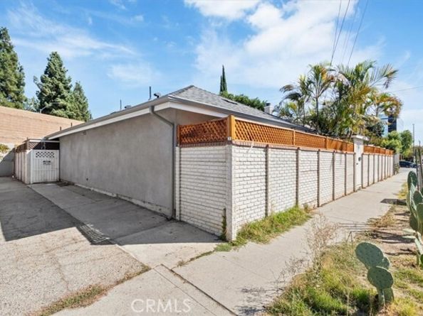 15657 Devonshire, Granada Hills (los Angeles) CA 91344