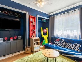 15657 Devonshire, Granada Hills (los Angeles) CA 91344