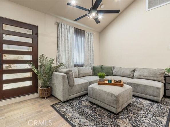 15657 Devonshire, Granada Hills (los Angeles) CA 91344