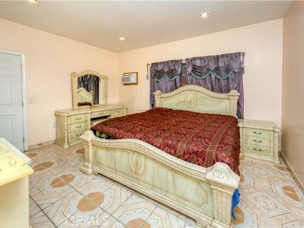 5245 Strohm Avenue, North Hollywood (los Angeles) CA 91601