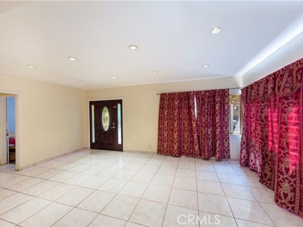 5245 Strohm Avenue, North Hollywood (los Angeles) CA 91601