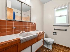 8537 Fullbright Avenue, Winnetka (los Angeles) CA 91306