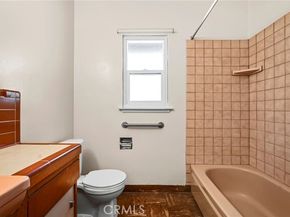8537 Fullbright Avenue, Winnetka (los Angeles) CA 91306