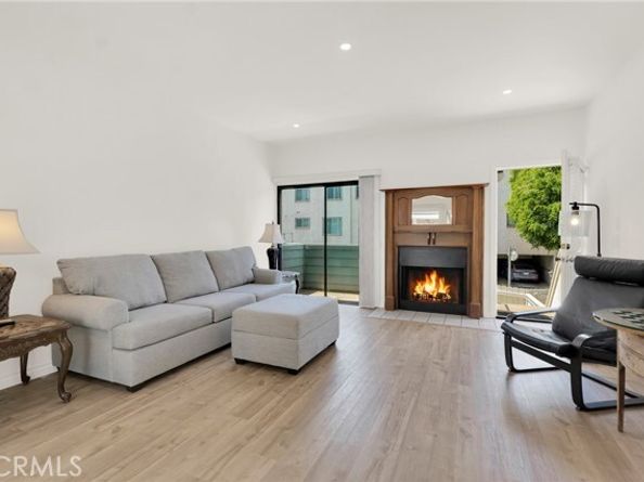 5835 Etiwanda Avenue, Tarzana (los Angeles) CA 91356