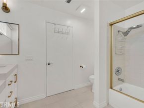 5835 Etiwanda Avenue, Tarzana (los Angeles) CA 91356