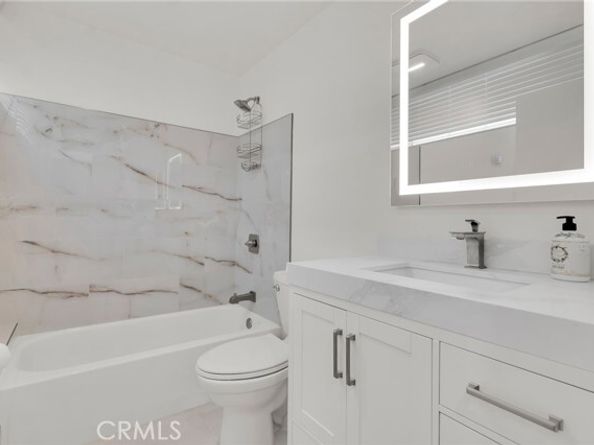 5835 Etiwanda Avenue, Tarzana (los Angeles) CA 91356