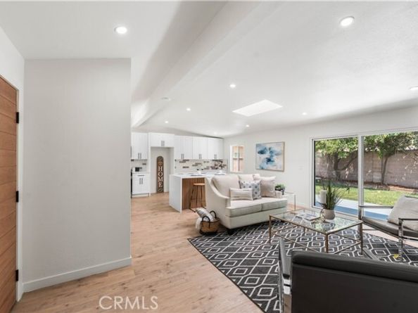 11327 Blythe Street, Sun Valley (los Angeles) CA 91352
